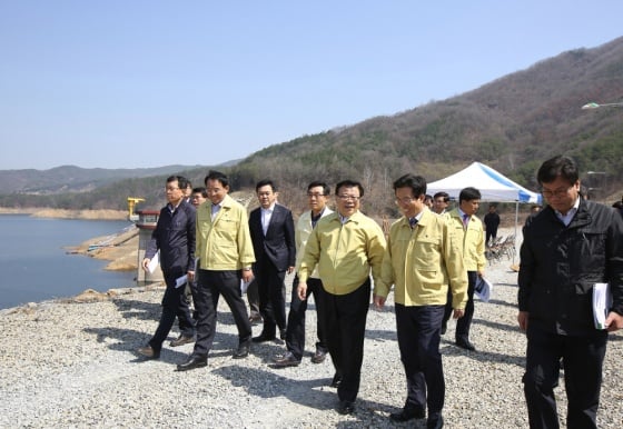 2c7c50f28889934e461ef9fbb1143b19