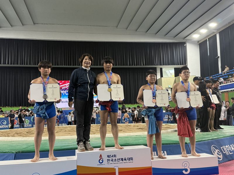문경 호서남초교, 전국소년체전 씨름 금·은메달 차지. /문경교육지원청 제공