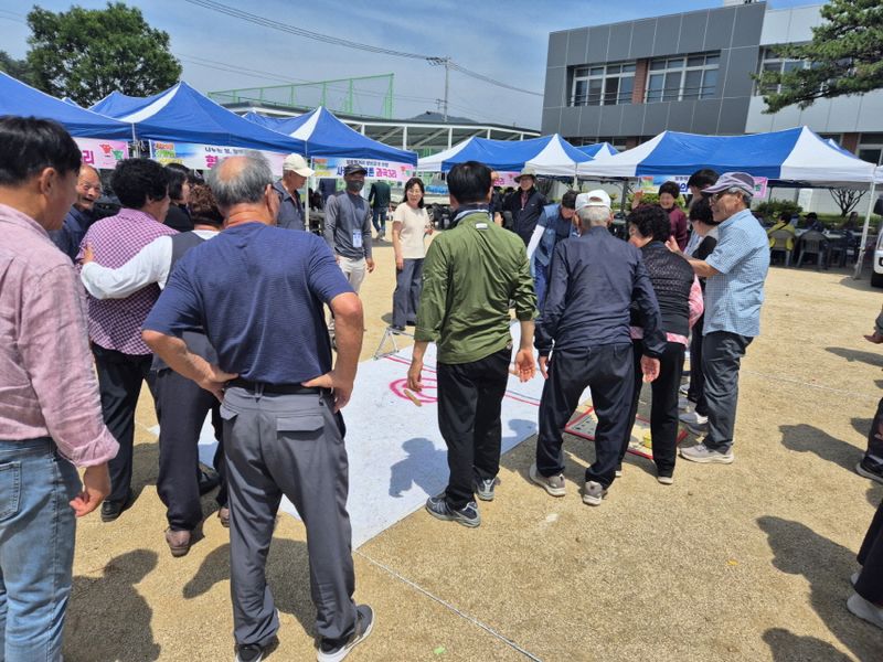 문경시 산양면 제26회 금천축제 윷놀이 모습