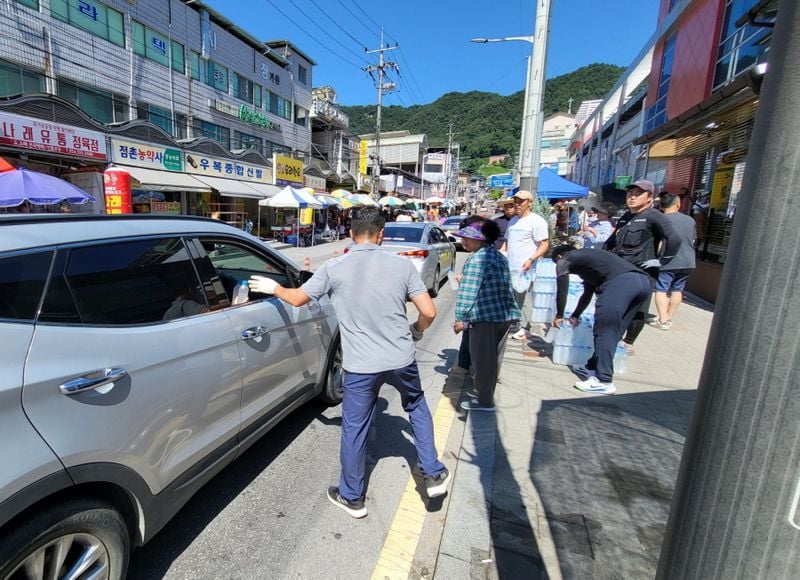 문경시종합자원봉사센터, 점촌장날 얼음물 나눠