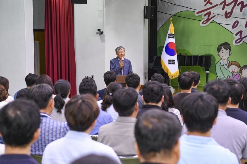 문경출신 변동걸 변호사, 고향에서 공직자 소양함양 특강 가져