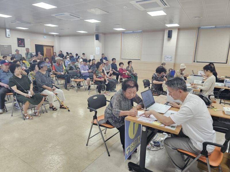 문경시 점촌5동, 휴일에 민생회복 소비쿠폰 지급 창구 운영