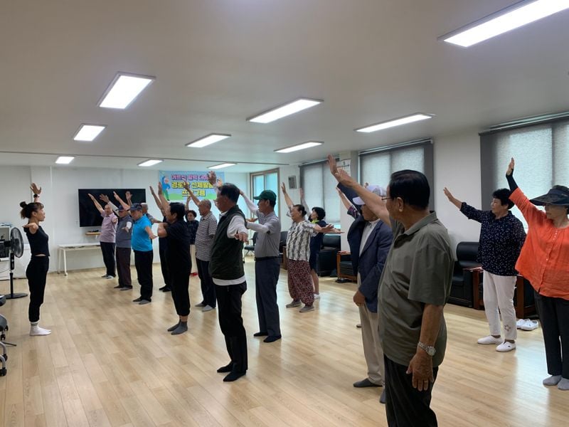 문경시보건소, 경로당 12곳에서 맞춤형 운동·영양·건강관리 교육