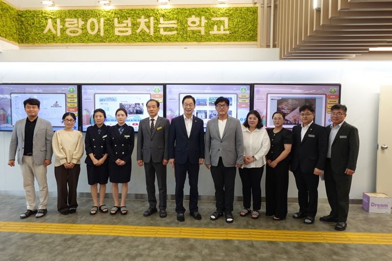 임종식 경북교육감, 문경 모전초등학교 방문