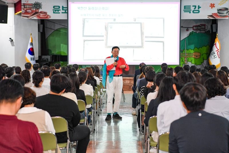 문경시, ‘커피시인 윤보영’ 초청 특강