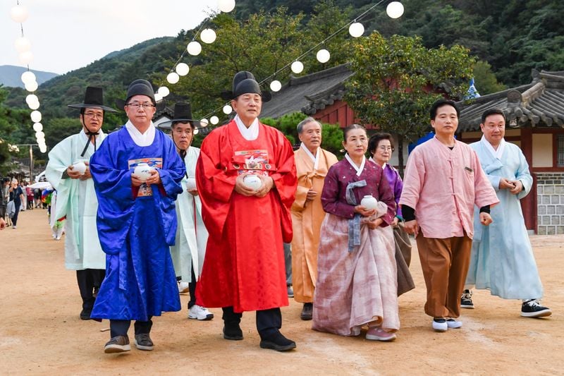 ‘제3회 문경새재 달항아리 야행’ 성황리 개최