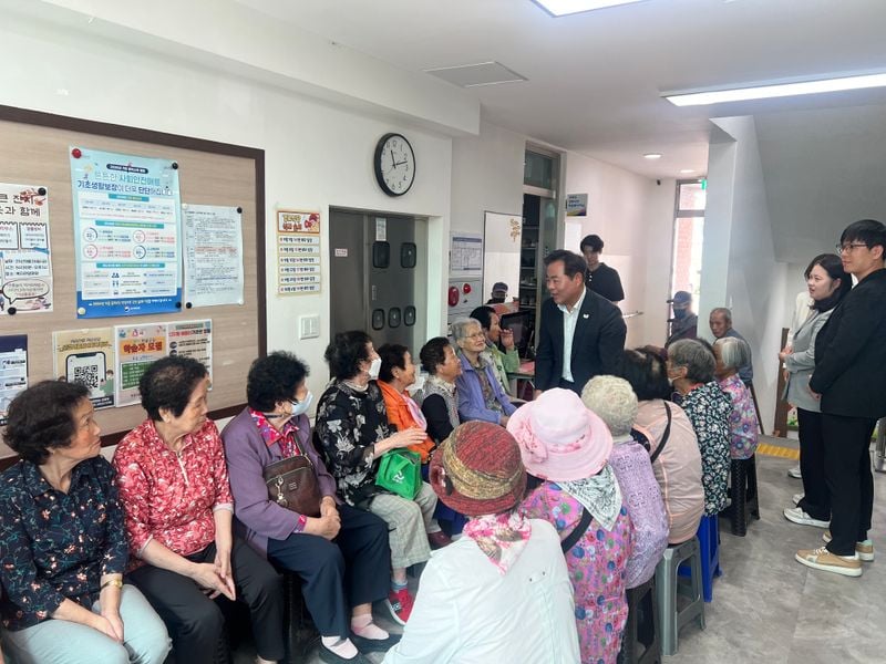 김학홍 행정부지사, 문경에서 추석맞이 전통시장 보고 복지시설 위문