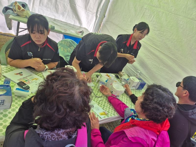문경대학교 간호학과, 문경사과축제서 ‘환경지킴이’ 봉사