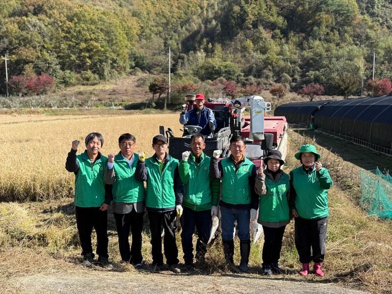 산북면새마을회, ‘사랑의 벼’ 추수
