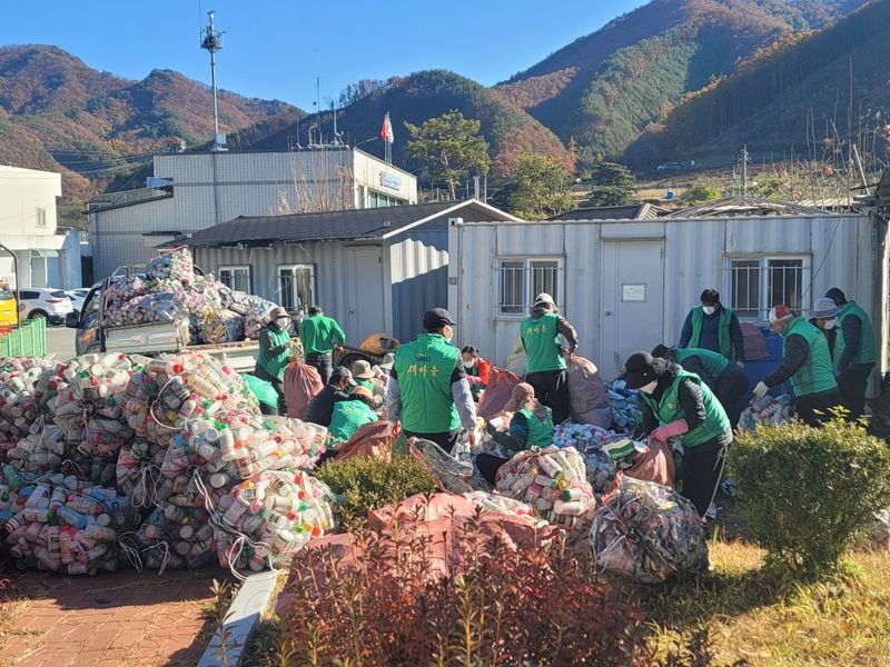 동로면 새마을회, 자원재활용품 수거 활동 펼쳐