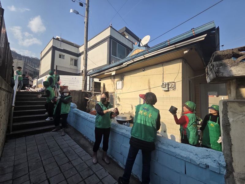 점촌3동 새마을회, ‘사랑의 연탄’ 나눠