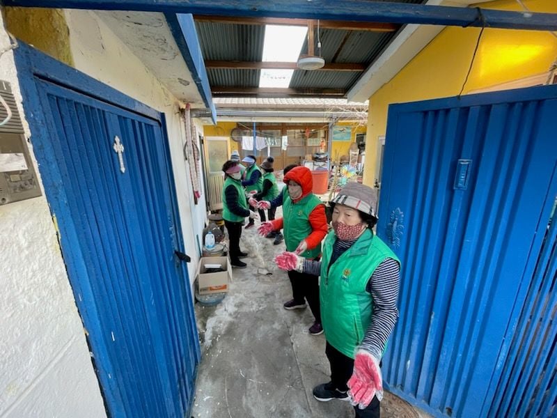 점촌1동 새마을회, 사랑의 연탄 1000장 나눠