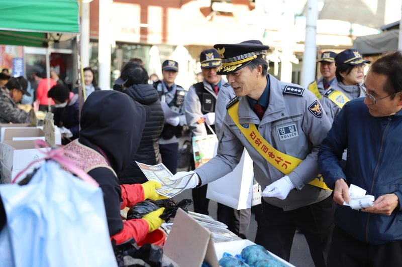 문경경찰, 전통시장 중심 ‘피싱·노쇼 사기 예방’ 집중 홍보
