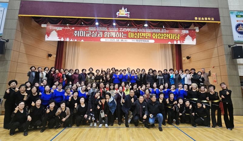 점촌5동 지보협, 취약계층 10가구에 생필품세트-전기매트 전달