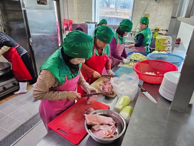 문경시 새마을부녀회, 장애인 급식 봉사활동 시작