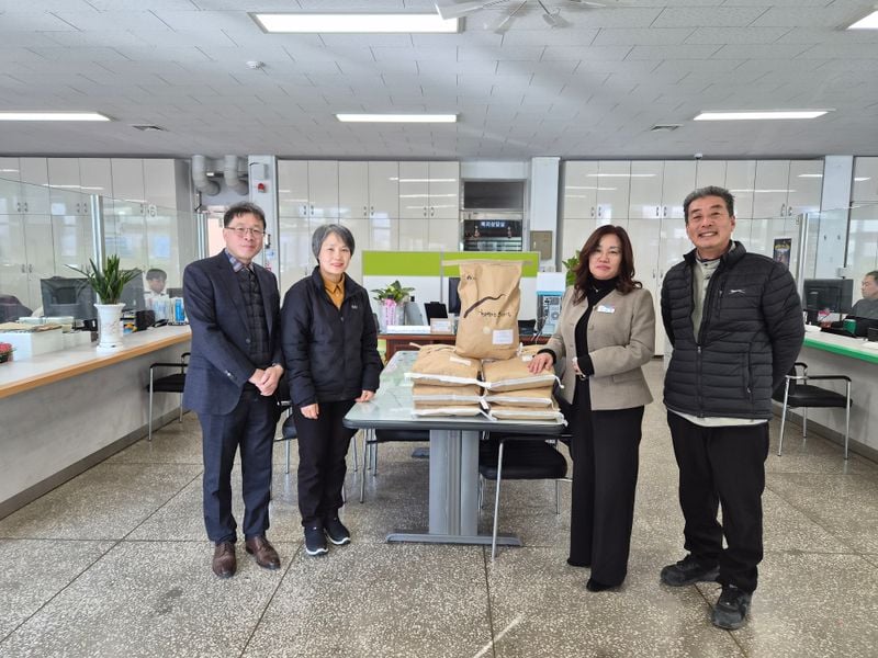 희양산마을영농조합법인 가은읍 출산가정에 쌀 전달