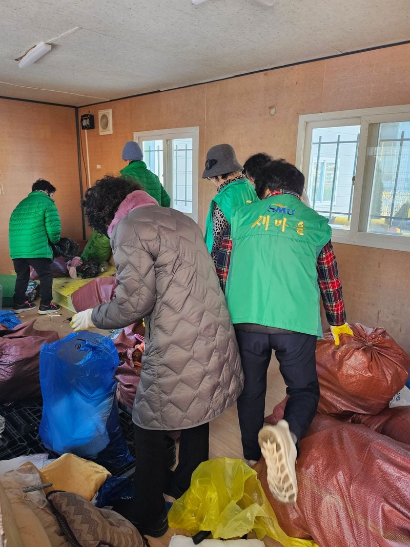 농암면 새마을회, 헌옷 모으기 나서