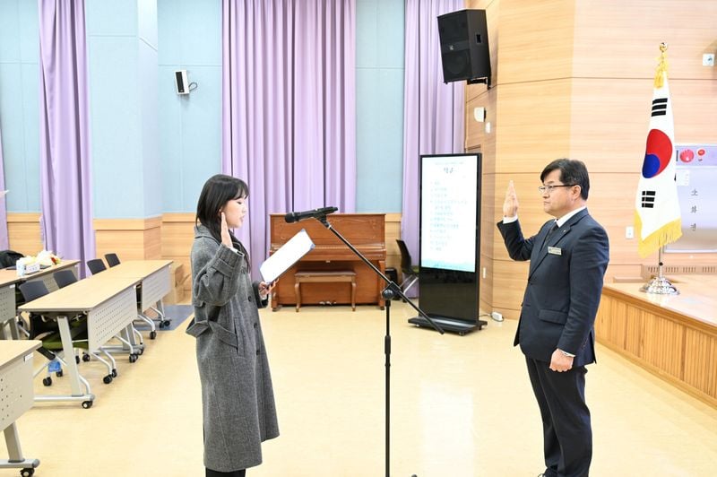 문경교육지원청 신규교사 임명장 수여하고 연수 가져