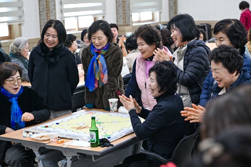 한국자유총연맹 문경시지회 여성회, 화합 윷놀이 가져