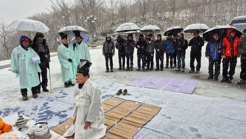 문경시행정동우회 산우회, 안전산행 기원 시산제·하늘재 트레킹