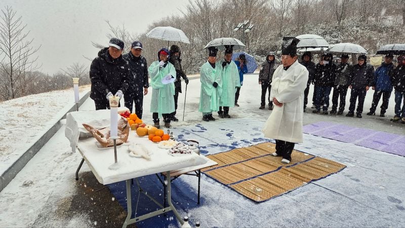 문경시행정동우회 산우회, 안전산행 기원 시산제·하늘재 트레킹