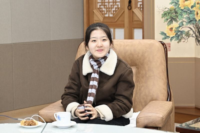 '미스트롯4' 탑10 문경의 딸 윤윤서, 금의환향