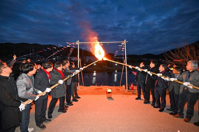 문경시 산북에서 제17회 달집태우기 성황리 개최