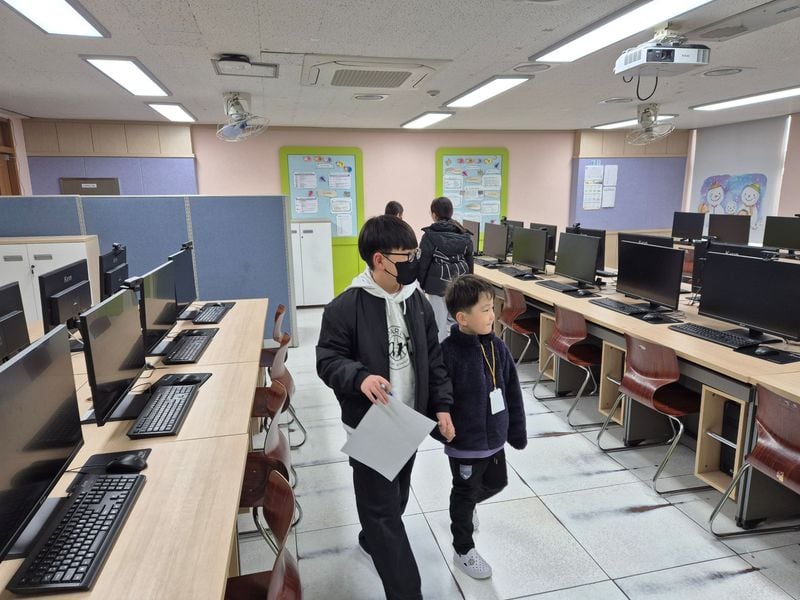 문경 모전초등학교 6학년들, 1일 교사 돼 ‘우리 학교 한 바퀴’ 운영