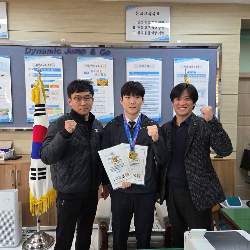 점촌고 김동진, 전국복싱대회 75㎏급 제패…MVP까지 석권