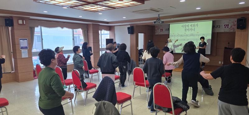 소촌문화재단, 시민문화강좌 ‘노래교실’ 성황리 개강