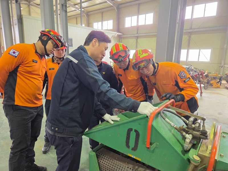 문경소방서, 봄철 농기계 사고 대비 인명구조 특별훈련 실시