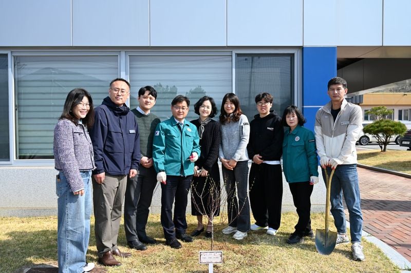 문경교육지원청, 4월 청렴문화의 날 기념 청렴 식수