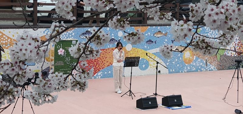 문경여고, 모전천변에서 사제동행 버스킹 ‘이화찬가’ 개최