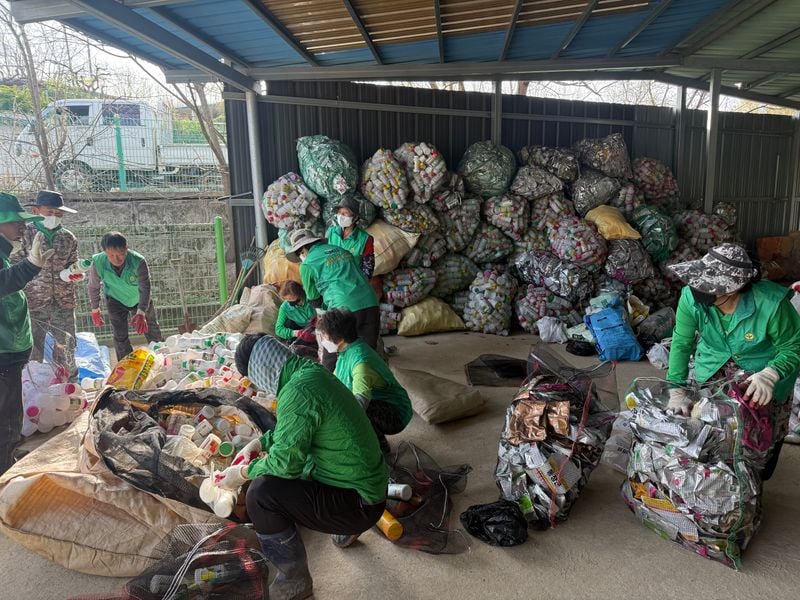 영순면새마을회, 농약 빈병 수거