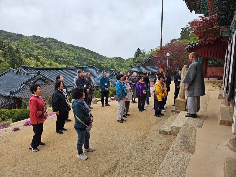 산북면 지보협, 독거 어르신들과 대승사 봄나들이