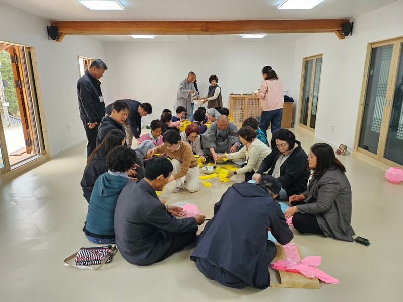 산북면 지보협, 독거 어르신들과 대승사 봄나들이