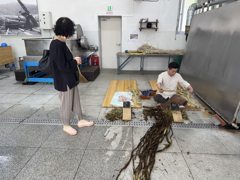 루브르박물관이 선택한 문경한지…전통 잇는 공개행사 개최
