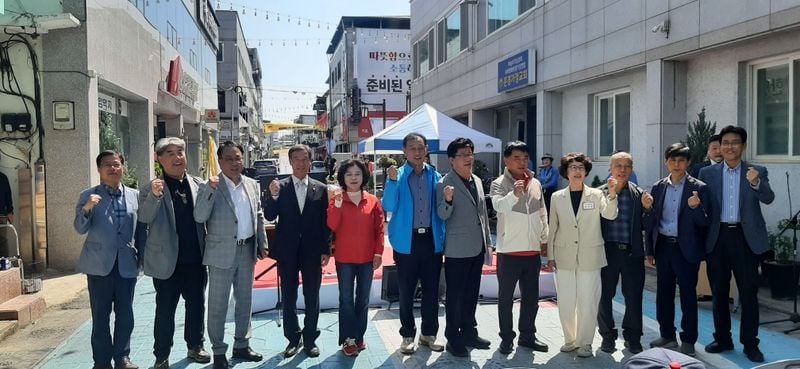 점촌1동 돈달마을 ‘제3회 꽃끼리정원 음악회’ 열어