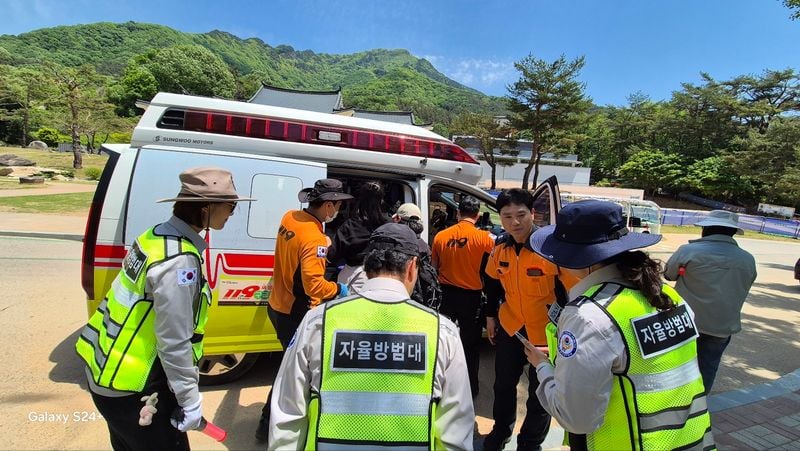 문경시 자율방범대, ‘찻사발축제’ 참여, 안전 지키고 상생축제 실천