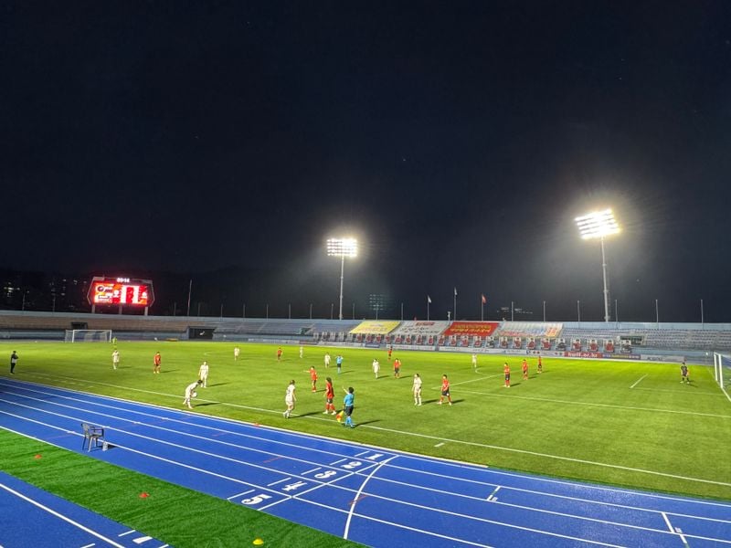 문경상무 여자축구 첫 홈 야간경기.... 300여 시민 함께