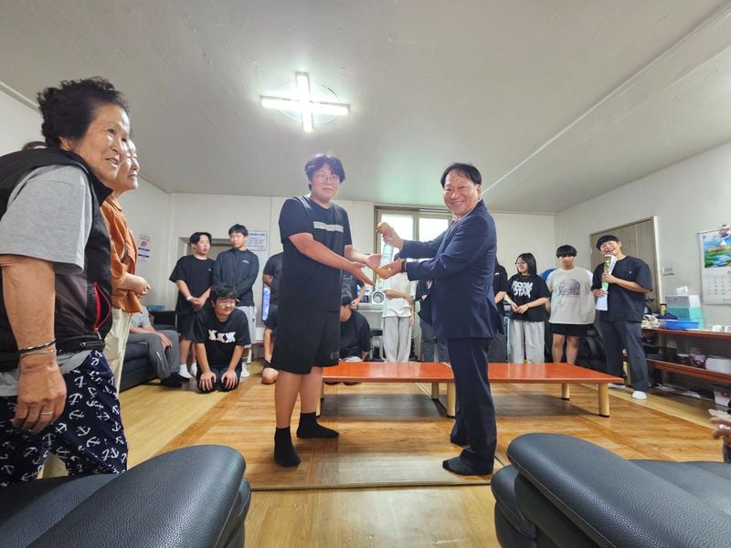 마성중학교, “4-H 정신으로 키운 농심, 마을 어르신께 올립니다”