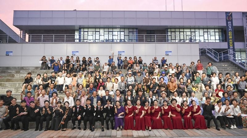 문경문화원, “살아 있네”…한여름 무더위 날린 ‘더위 극복 시민음악회’ 성료