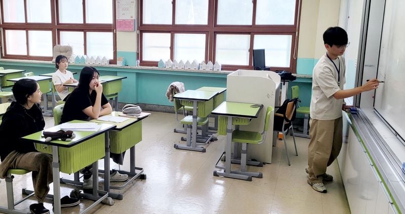 점촌고, 명문대 선배와 함께한 'STEP-UP'…자공고 2.0 학력 혁신 본격화