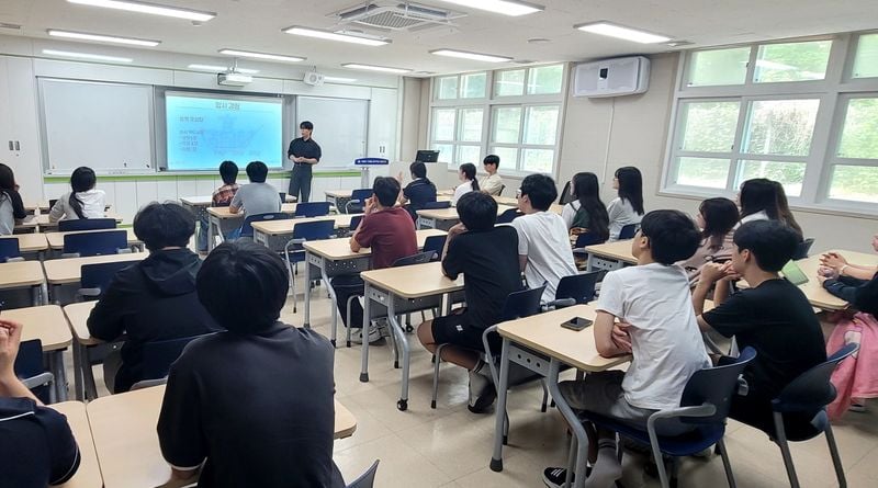점촌고, 명문대 선배와 함께한 'STEP-UP'…자공고 2.0 학력 혁신 본격화