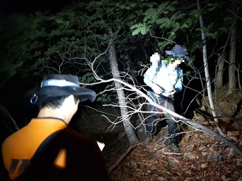 문경소방서, 황학산 하산 중 길 잃은 등산객 안전 구조