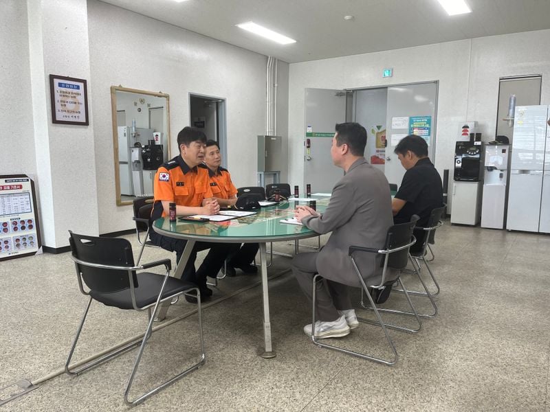 신봉석 문경소방서장, 수상안전부터 물류창고 화재 예방까지 '현장 안전행정' 강화