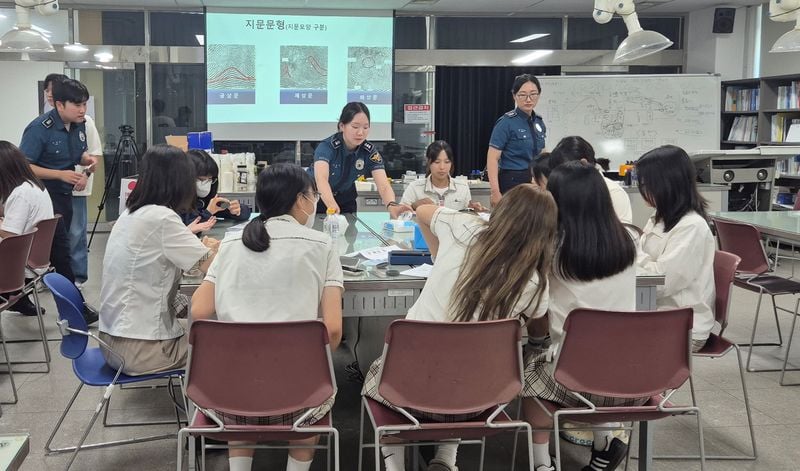 문경경찰서, 피서지 안전부터 청소년 치안 체험까지…
