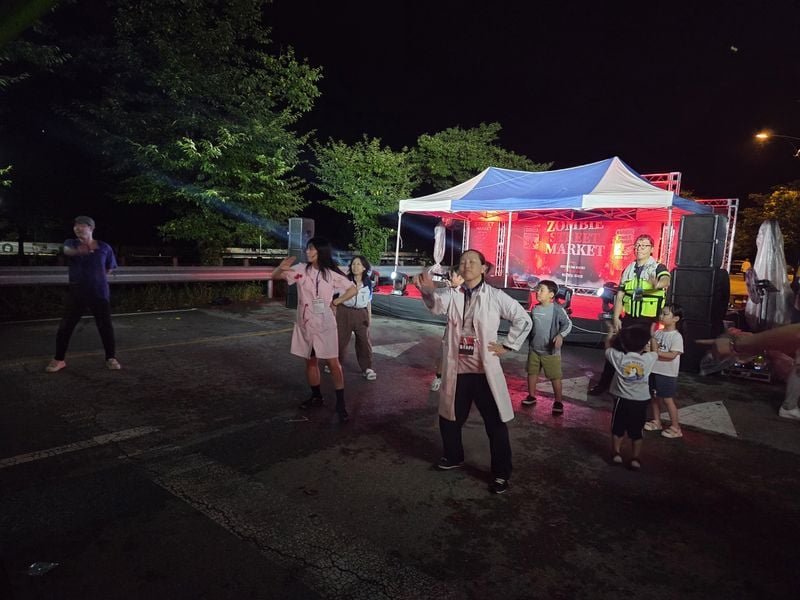 가은의 밤, 좀비가 깨웠다…‘좀비 스트릿 마켓’ 2200명 북적