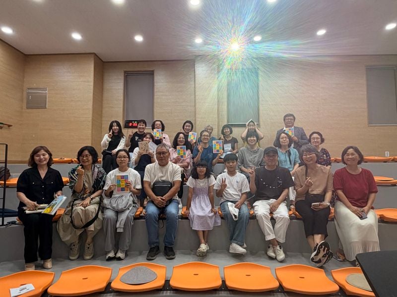 문경 문화꾸러미창작소서 한여름 밤 ‘시 토크’…시인·주민 시로 소통
