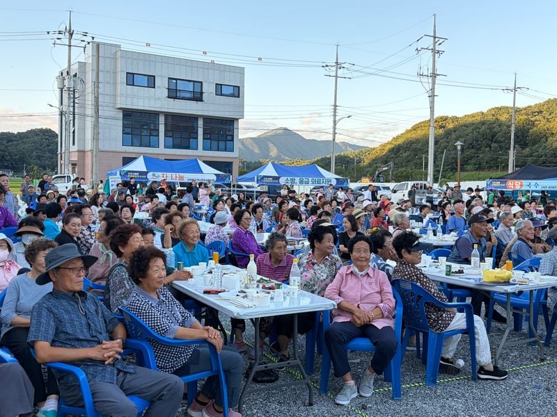 문경예총, 산북면 찾아가 콘서트·노래자랑 한마당 펼쳐 호응